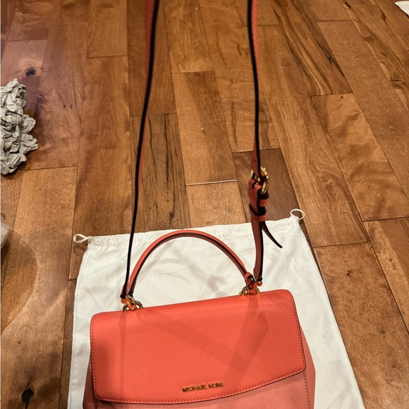 Brand new MK purse - Picture 5 of 11